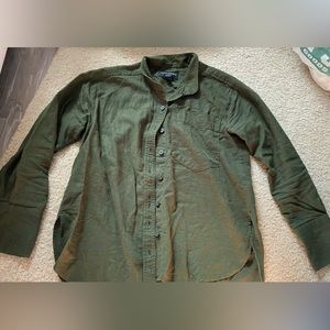 BR LINEN BUTTON-UP OLIVE GREEN